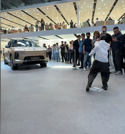 ε��ES9���������˶��軥�� �������Χ����ͷֱ���³��Ծ�